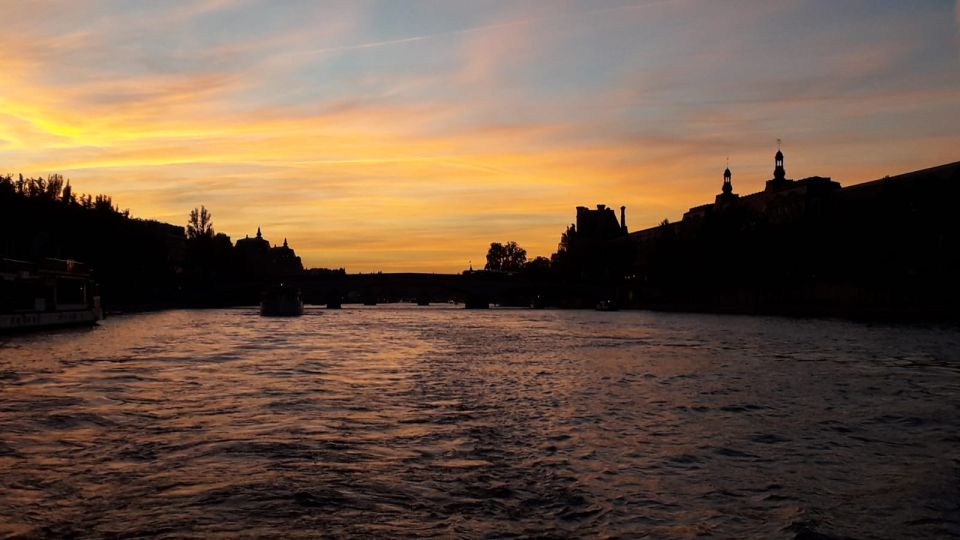 Paris: Happy Hour Evening Cruise on the Seine River - Why this Seine cruise is a great use of your evening