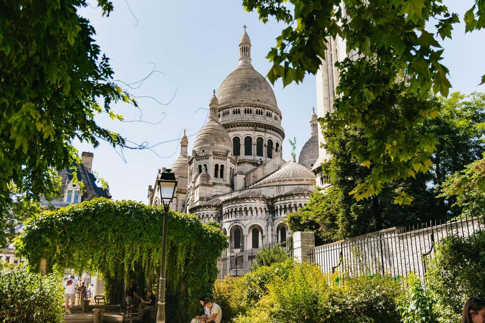 Paris: Hidden Gems of Montmartre with Local Guide - Moulin Rouge to croissant energy: the day’s best warm-up