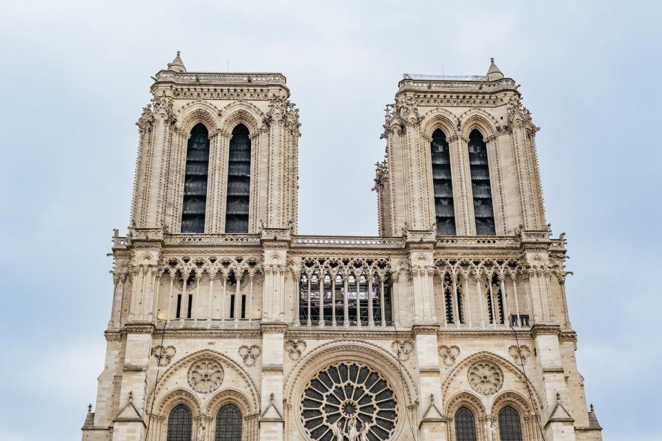 Paris: Ile de la Cité Walking Tour with Sainte-Chapelle - How the guide shapes the whole experience