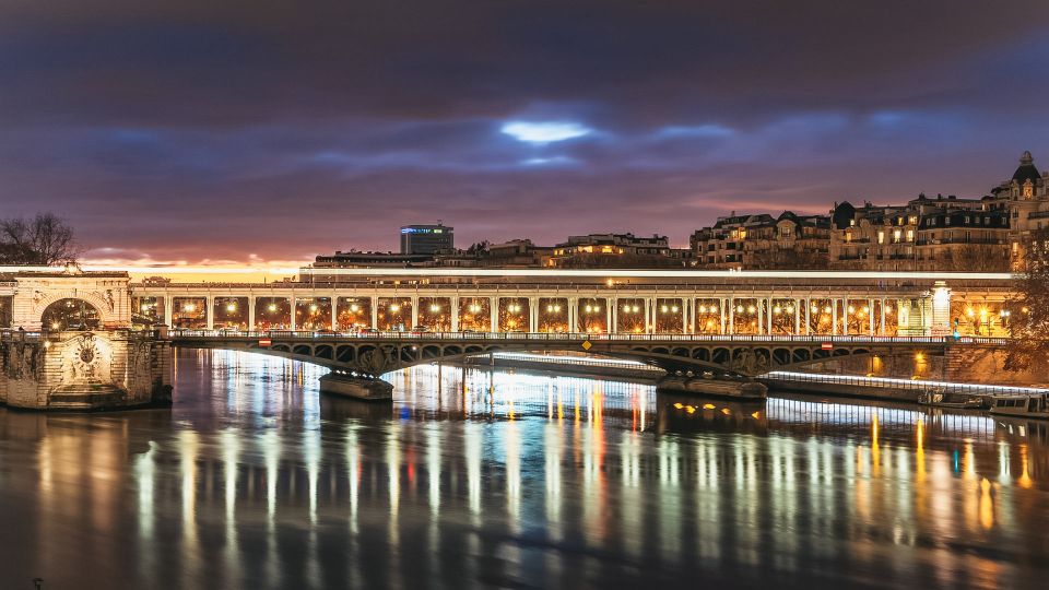 Paris: Illuminated Evening River Cruise & Waffle Tasting - The separate waffle stop at Les Terrasses du Trocadéro