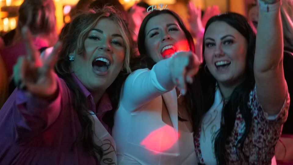 Paris: Latin Quarter Guided Pub Crawl to Bars and Clubs - Dress code and ID: the small rules that protect your night