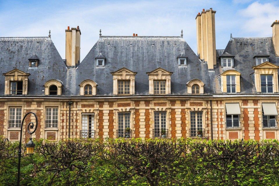 Paris: Le Marais Highlights Guided Small Group Walking Tour - Start at Place des Vosges: the Marais begins with order
