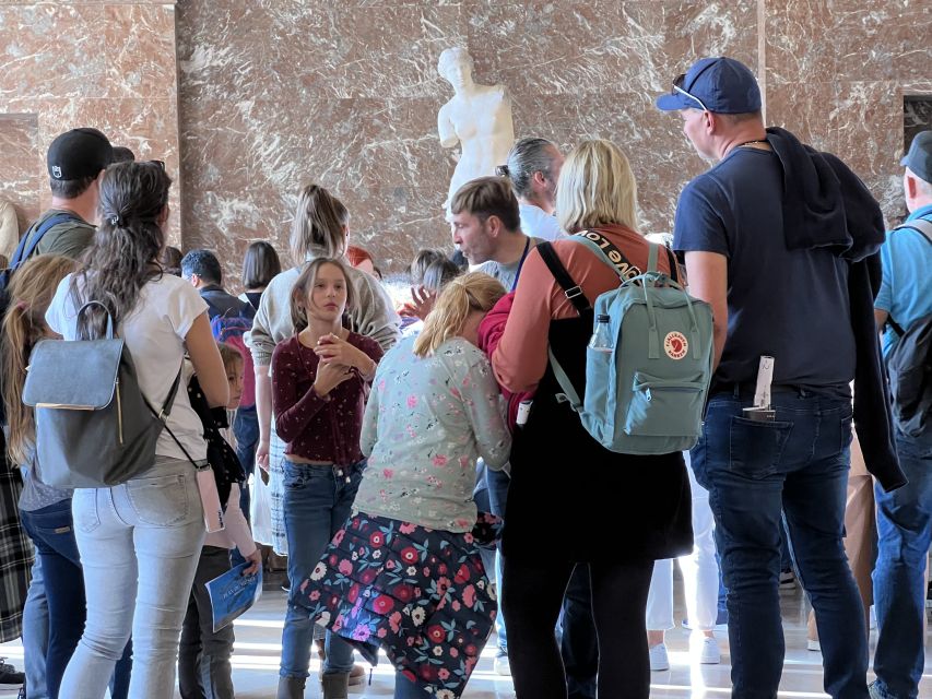 Paris Louvre: 2-Hour Private Tour for Groups or Families - Key highlights at a glance