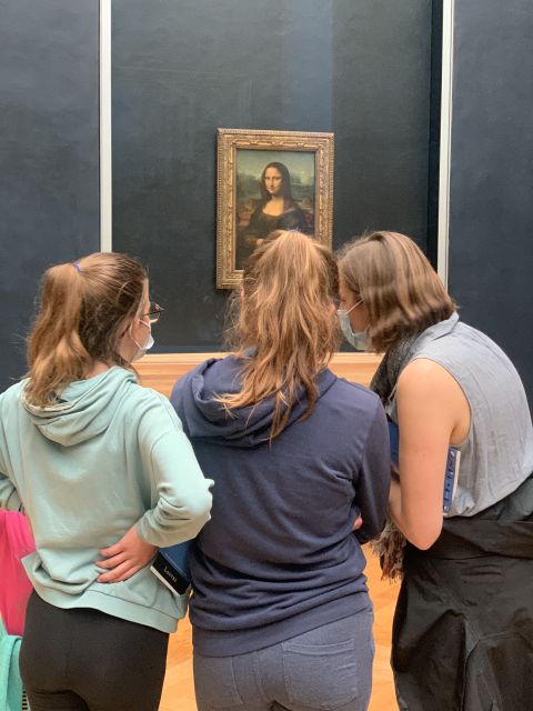 Paris Louvre: 2-Hour Private Tour for Groups or Families - Group size, possible splits, and how to plan for it