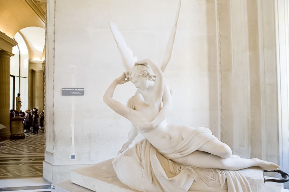 Paris Louvre: 2-Hour Private Tour for Groups or Families - What to bring (and what the Louvre won’t allow)