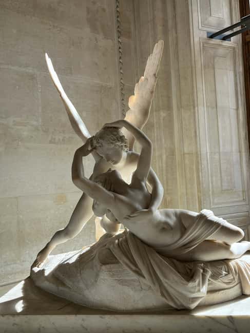 Paris: Louvre Guided Tour with Skip-the-Line Entry Tickets - Listening, crowding, and group pace: the reality check
