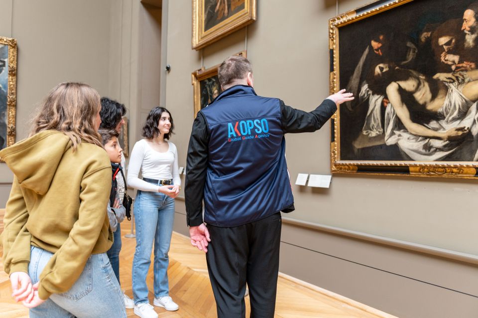 Paris: Louvre Masterpieces Private Tour with Reserved Entry - Why private group size (up to 6) matters more than you think