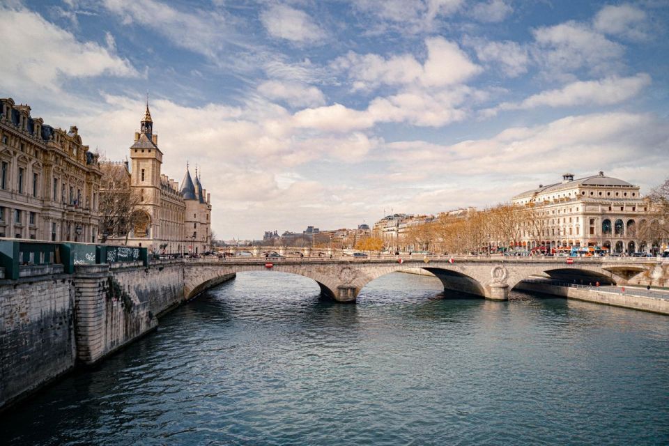 Paris: Louvre Museum Entry Ticket With Host and River Cruise - The Seine River cruise: a 1-hour reset with landmark views