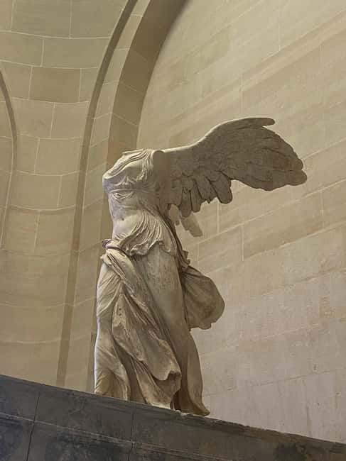 Paris: Louvre Museum Hosted Entry & Masterpieces Audio Guide - Route planning with the Louvre’s biggest hits