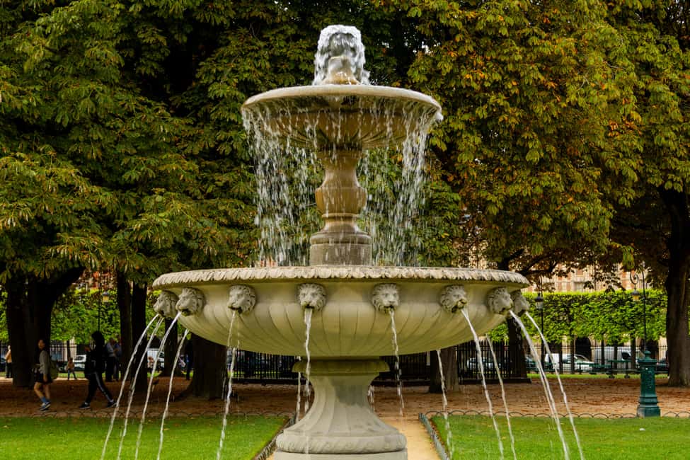 Paris: Marais without crowds. Guided Tour in a small group - Rue des Rosiers to the Pletzl: Jewish Paris, past to present