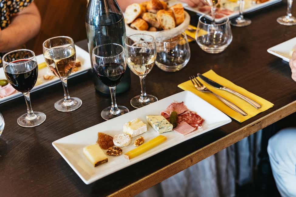 Paris: Montmartre Cheese, Wine & Pastry Guided Walking Tour - The 3-hour walk with eight tastings: how the pacing really works