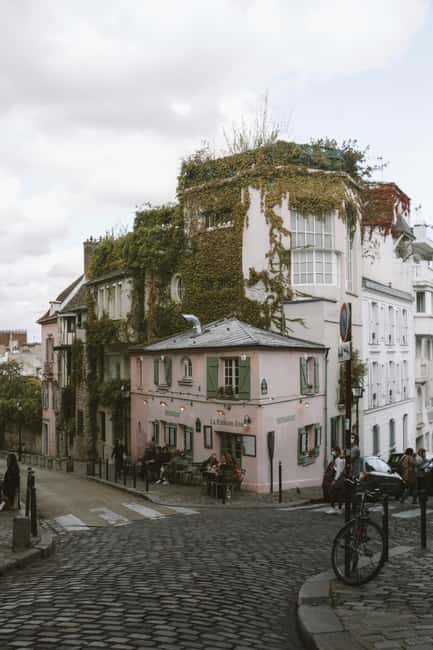 Paris: Montmartre hidden gems walking Tour with Local Guide - Picasso’s Footprints and the Pink House Moment