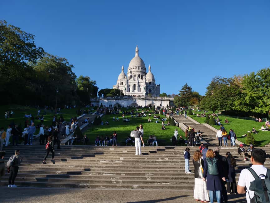Paris: Montmartre Must-See Walking Tour with a Local Guide - Square Louise Michel: first views and quick orientation