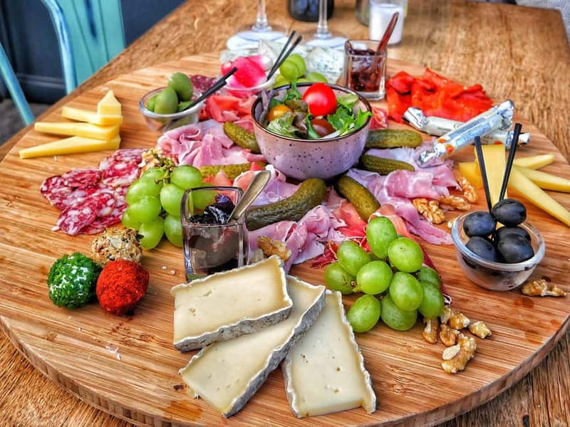 Paris: Montmartre/Pigalle Foodie Tour with Tastings - Price and value: is $76 a fair deal for Paris food?