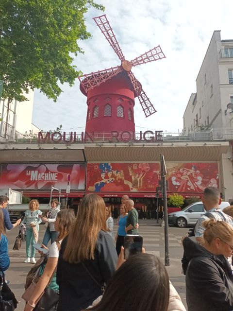 Paris: Montmartre Small Group Guided Walking Tour - Weather, timing, and how to get the best photos