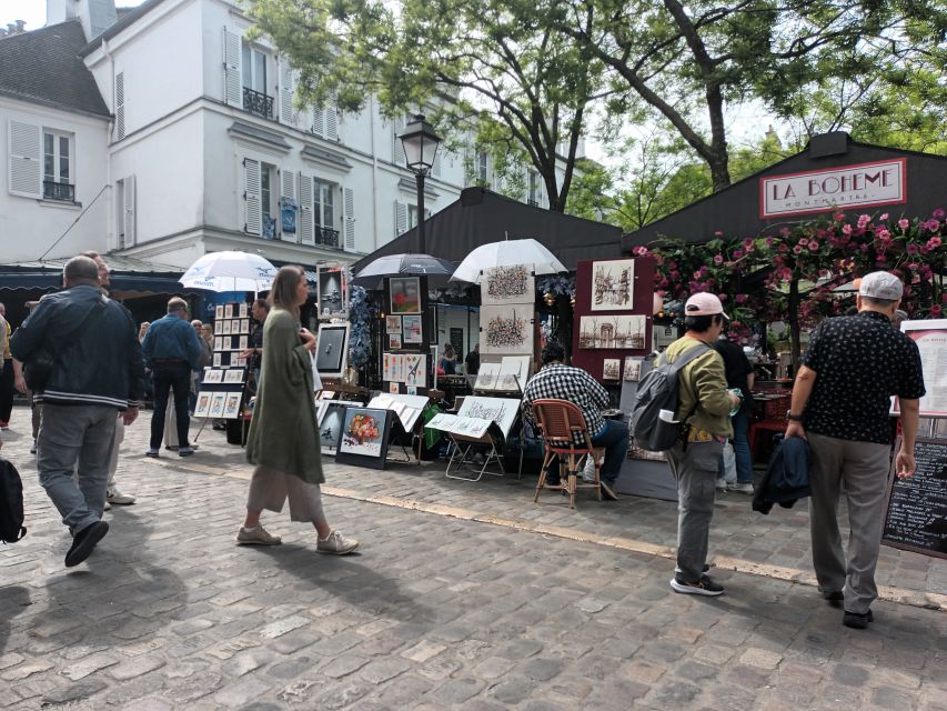 Paris: Montmartre Small Group Guided Walking Tour - Moulin Rouge area: finishing at the base of the hill