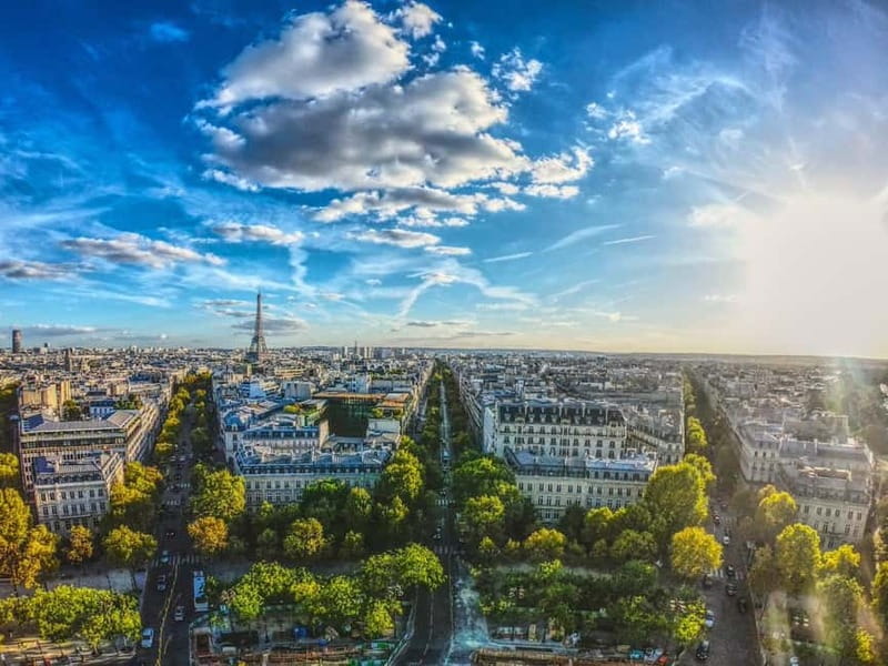 Paris: Montmartre. The old artist village+its unique charm. - The viewpoint payoff: Sacré-Cœur and the Paris you didn’t expect