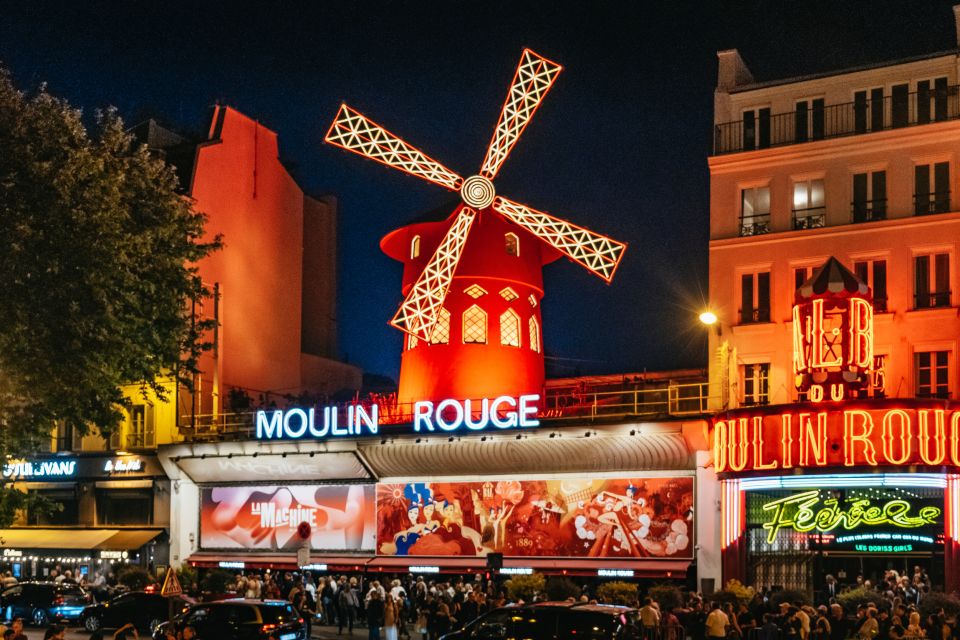 Paris: Night Bus Tour with Audioguide - Comfort and timing: how to dress and where to sit