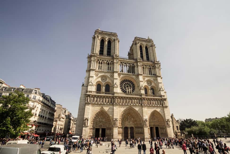 Paris: Notre Dame and Île de la Cité Walking Tour - Pacing, shoes, and the one big limitation to respect