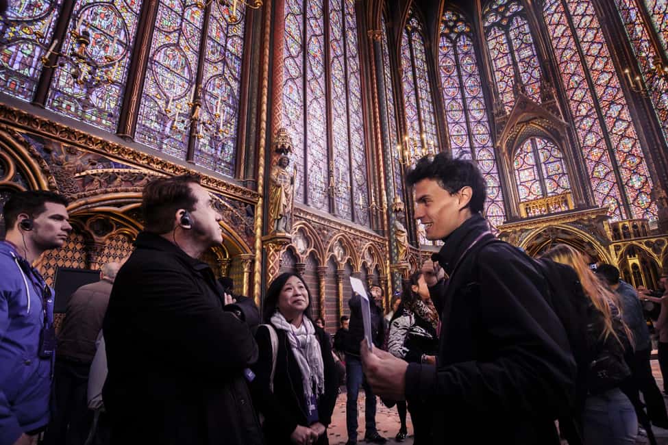 Paris: Notre Dame and Île de la Cité Walking Tour - Notre-Dame Cathedral inside: restoration, symbolism, and time to breathe