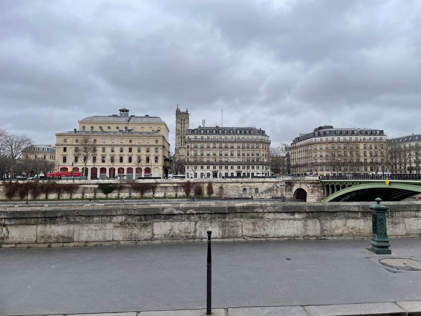 Paris: Notre-Dame Cathedral Exterior Guided Tour - When the guide points you to the doors: exploring the newly restored interior at your pace