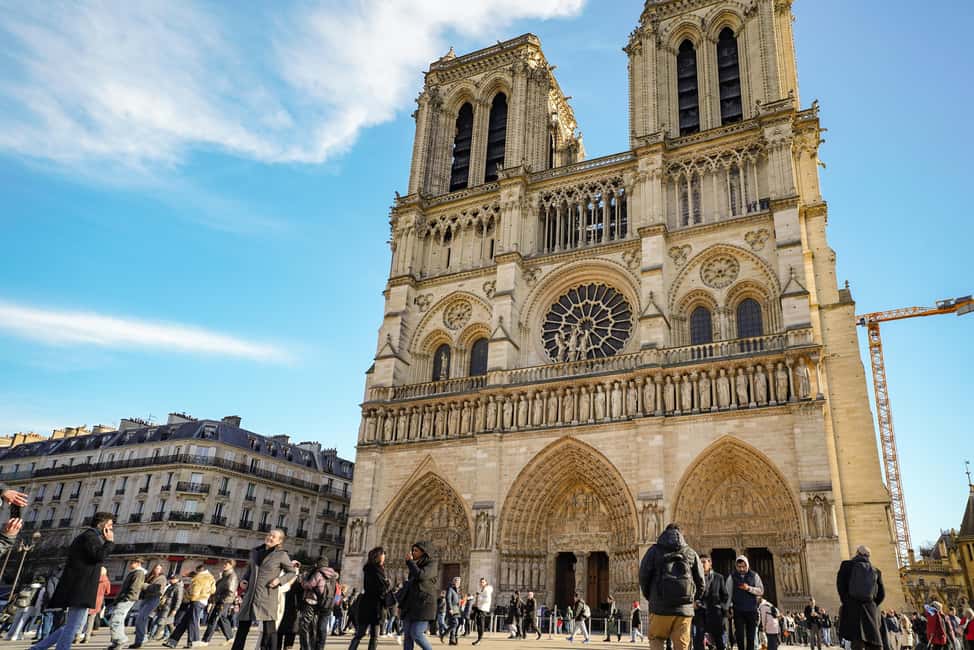 Paris: Notre Dame Cathedral Exterior Tour with Free Entry - The one-hour exterior walk: what you’ll notice step by step
