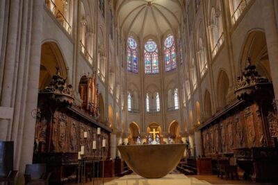 Paris: Notre Dame Cathedral Exterior Tour with Free Entry - Meeting points near Rue de l’Hôtel Colbert and Café Panis