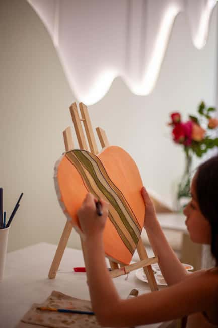 Paris : Painting experience in an art cafe - The Drink Part Matters More Than You Think