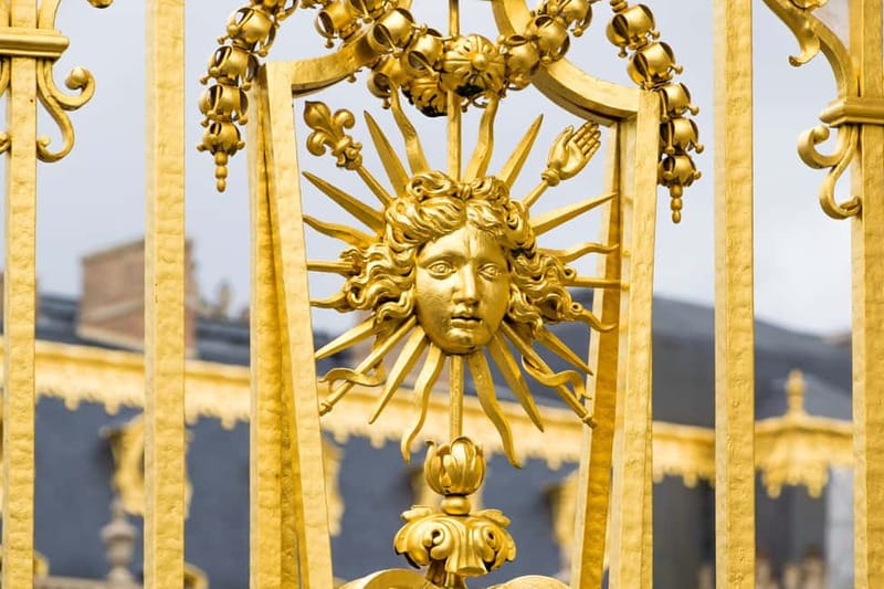 Paris: Palace of Versailles Guided Tour with Bus Transfers - Price and value: is it worth about $101?