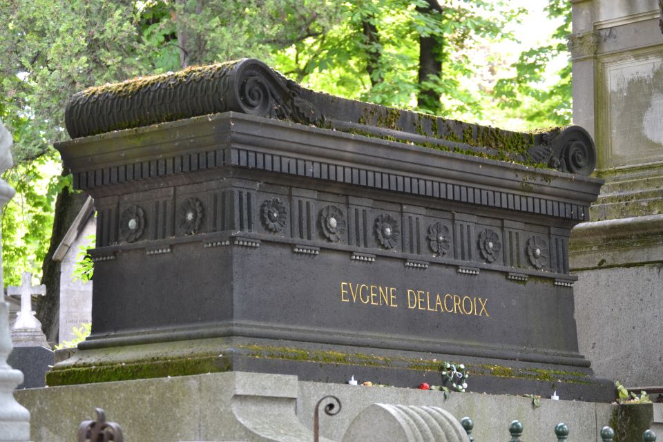 Paris: Pere Lachaise Cemetery Guided Tour - Why Père Lachaise Feels Like a Museum With Teeth