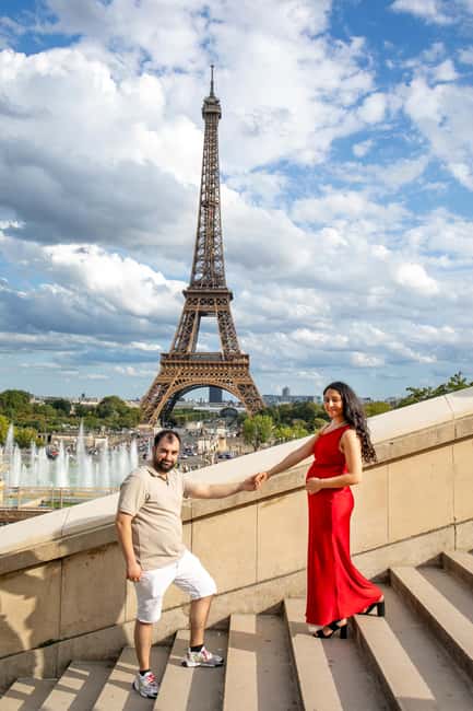 Paris: Photoshoot Around Eiffel Tower with 55 Edited Photos - Price and value: $100 per group up to 6