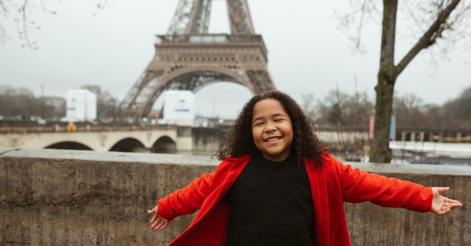 Paris: Photoshoot at the Eiffel Tower / Arc de Triomphe - Key points to know before you book