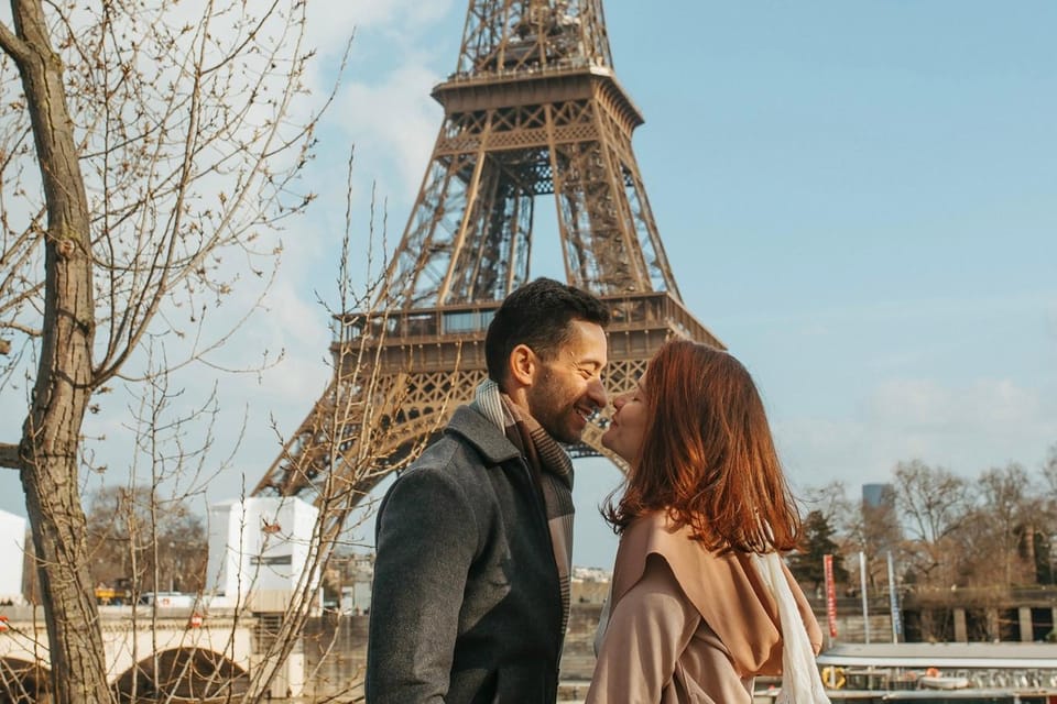 Paris: Photoshoot at the Eiffel Tower / Arc de Triomphe - Eiffel Tower photos: angles that flatter you fast