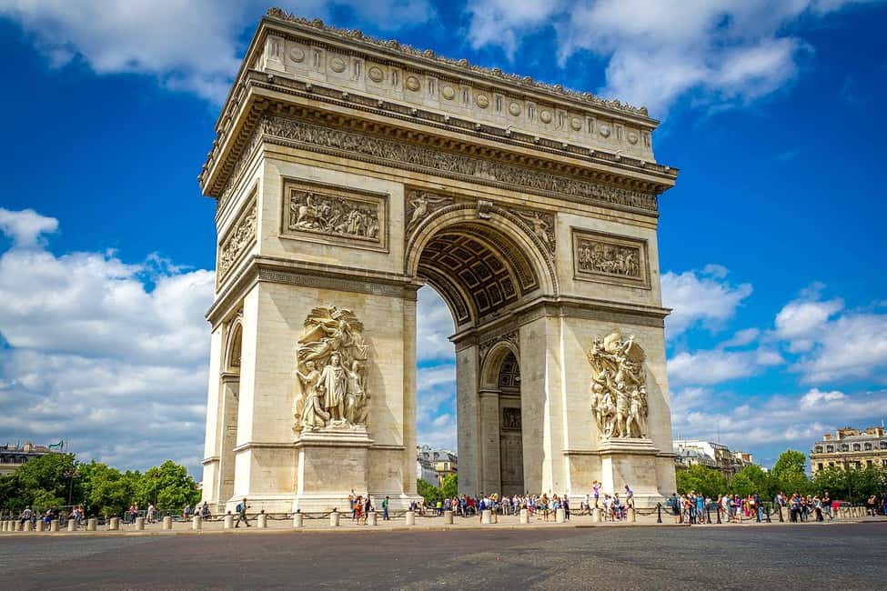 Paris: Private City Sightseeing Tour with Driver - What you’ll actually experience in 4 hours