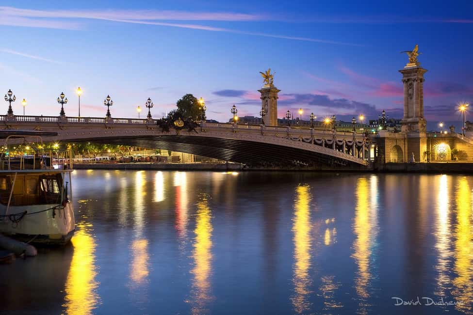 Paris: Private City Sightseeing Tour with Driver - Montmartre and Sacré-Cœur: where the view tilts