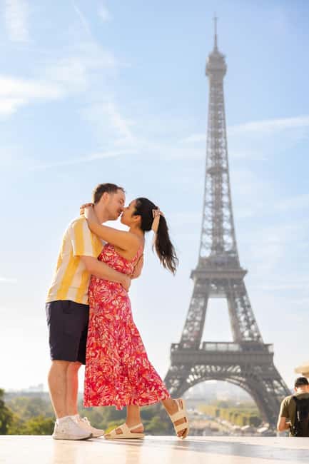Paris: Private Photoshoot at the Eiffel Tower - Who this Eiffel Tower private photoshoot is best for