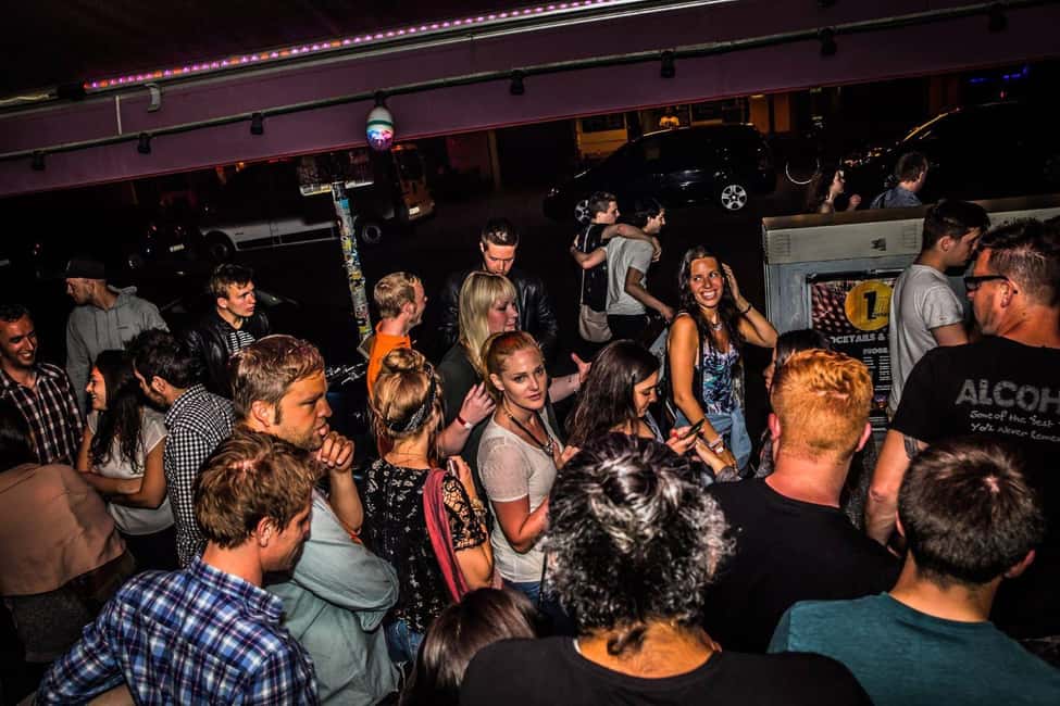 Paris: Pub Crawl with Shots and Nightclub Entry - Who This Tour Suits Best (and Who Might Want to Skip)