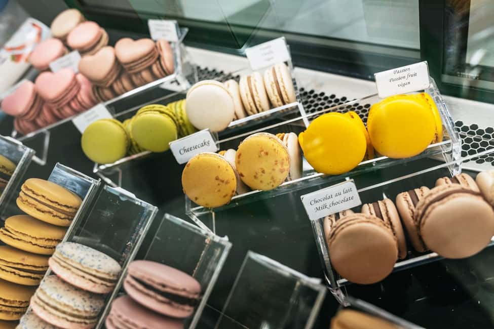 Paris: Seine Cruise and Macaron Tasting by the Eiffel Tower - A one-hour Seine cruise that actually helps