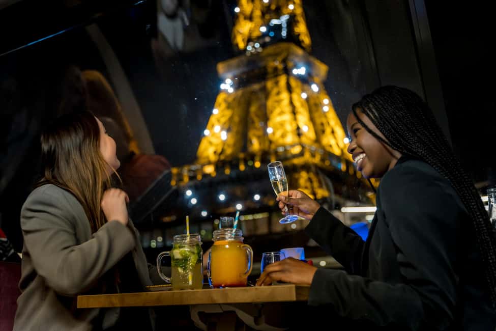 Paris: Seine River Champagne Dinner Cruise with Live Music - Key reasons to book this Seine dinner cruise