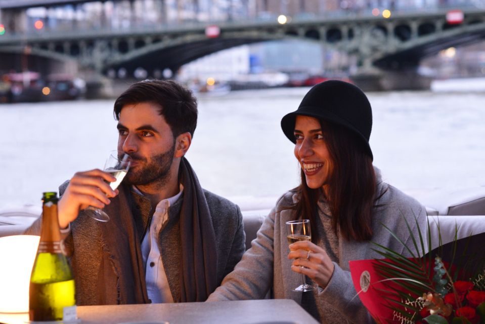 Paris: Seine River Private Guided Pontoon Boat Cruise - Who this Seine pontoon cruise fits best