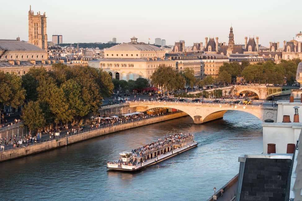 Paris: Seine River Sightseeing Cruise by Bateaux Mouches - Price and value: what $20 buys you (and what it doesn’t)
