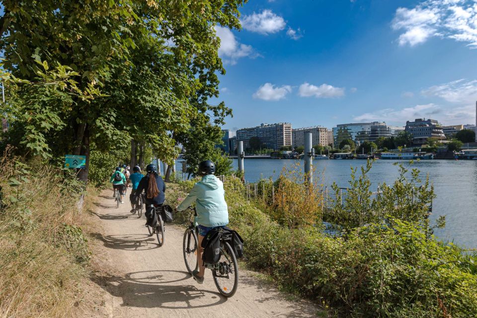 Paris: Versailles Palace and Queen Hamlet E-Bike Tour - Palace of Versailles gardens and the Hall of Mirrors: how the tour sets you up