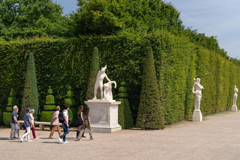 Versailles: Skip-the-Line Versailles Palace and Gardens Tour - Hall of Mirrors and the Royal Apartments: The 3-Hour Core Plan